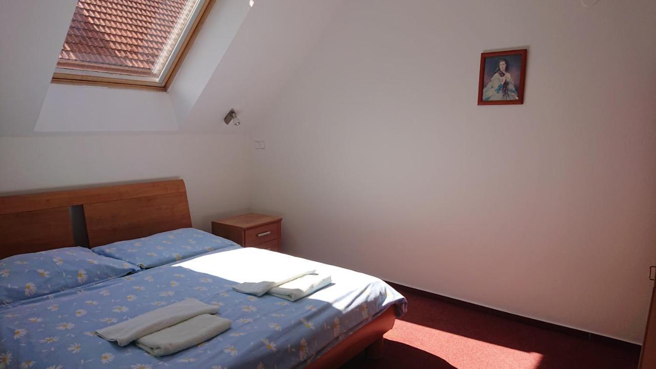 Penzion pod Vlkolíncom Ruzomberok Esterno foto
