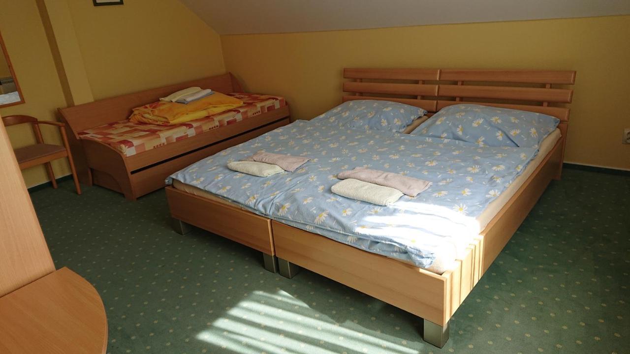 Penzion pod Vlkolíncom Ruzomberok Esterno foto
